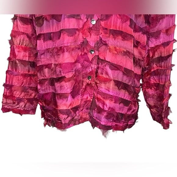RARE Chico’s Design Textured 100% Silk Button Front Blouse Pink Red Size 2 (M/L) - Picture 8 of 16